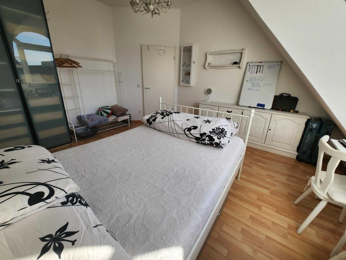 One Private Available In A Two In Tegel, Berlijn